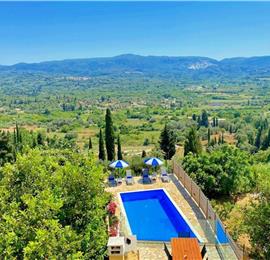 5 bedroom villa with pool, near Acharavi, sleeps 9